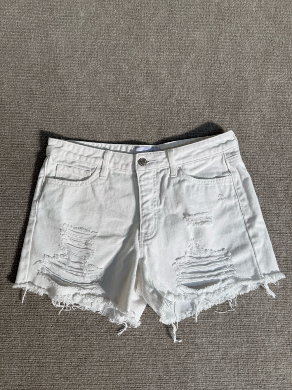 Vervet NWOT White Distressed Denim Cut-Off Shorts Mid-Rise 100% Cotton - Medium